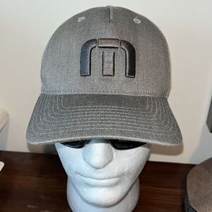 Gray Grey Travis Mathew TM LOGO Flexfit Stretch Mens Baseball Golf Cap Hat S/M